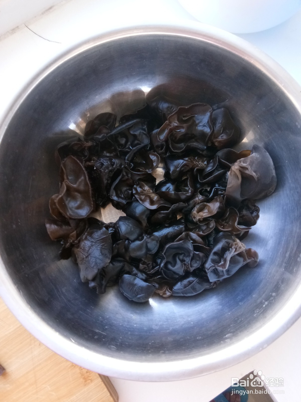 家常木耳白菜炒肉的做法