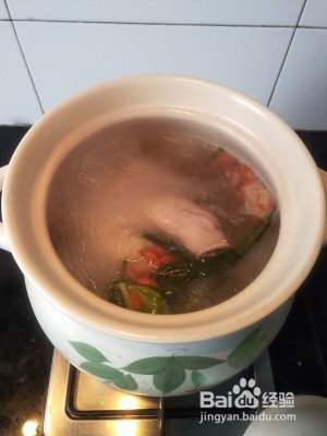 美食汤羹--猪肚煲鸡汤