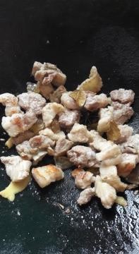 如何做酸甜排骨（酸梅版）