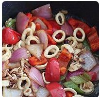 香辣鱿鱼圈怎么做