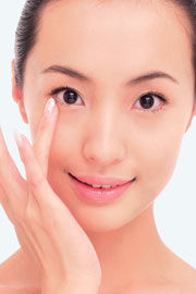 正确清洁脸部肌肤图解法