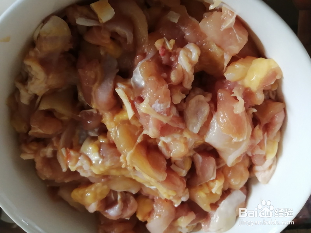 极味家常菜：双色椒爆炒鸡丁