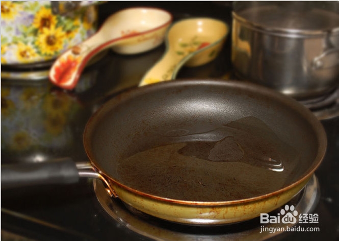 如何制作炒热狗