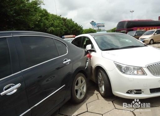 新手开车路口转弯注意事项