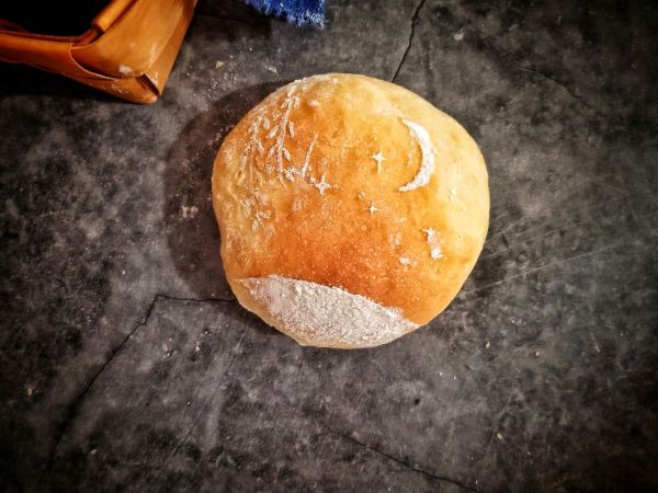 奶黄馅节日面包