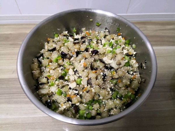 茄子青椒素包子