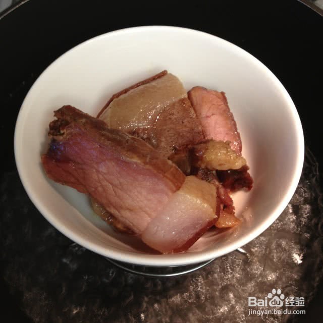 #秋冬吃什么#土豆青豆香菇腊肉焖饭