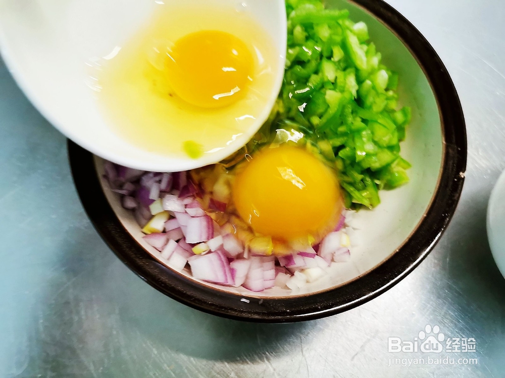 芳香四溢的青椒炒鸡蛋的做法