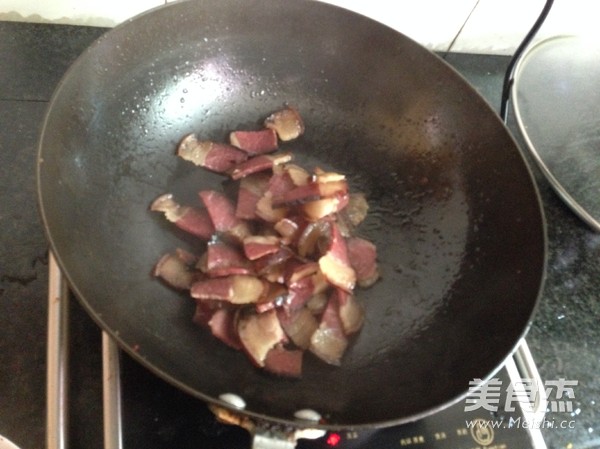香辣腊肉片的做法