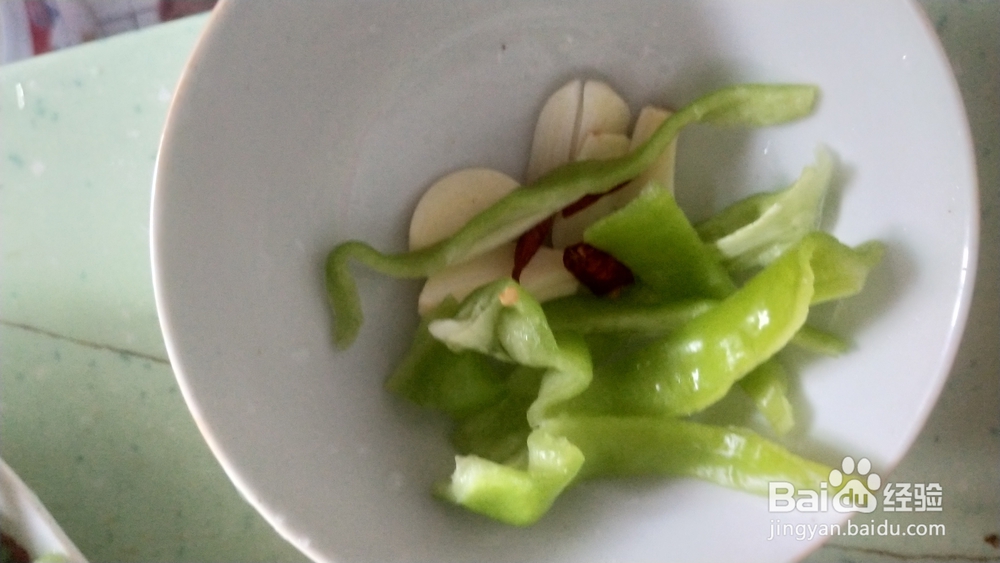 营养美味的香干炒青香芹