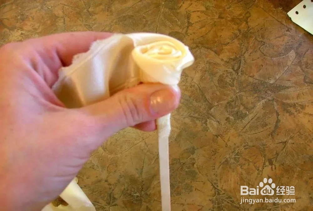 随手一根丝带卷出了漂亮的玫瑰，几分钟搞定一朵