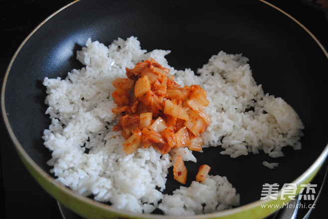 韩式辣白菜蛋炒饭