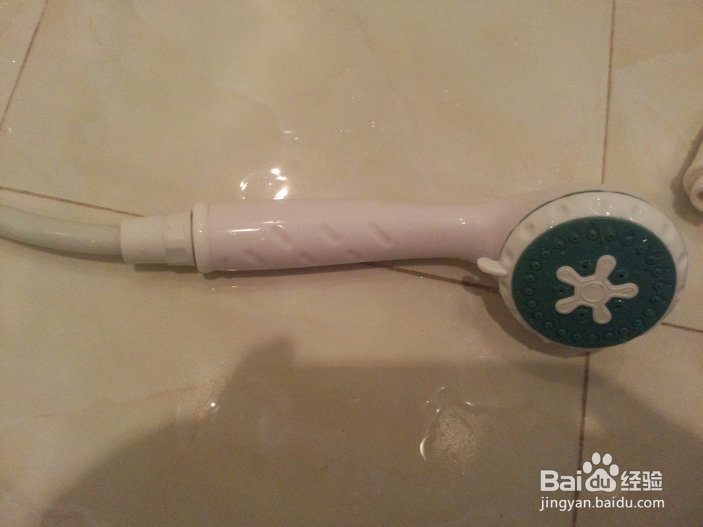 教你如何换掉坏的淋浴头
