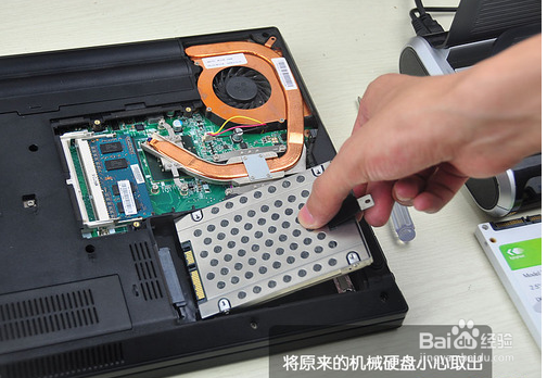 安装笔记本固态硬盘,笔记本拆机教程