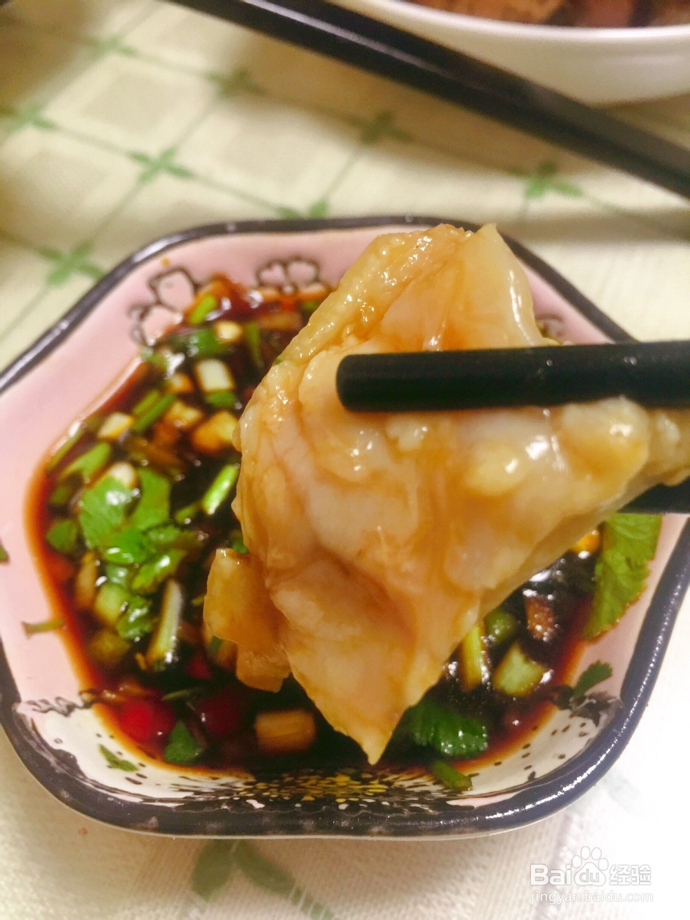 每日美食-猪蹄花儿可以吸的猪蹄的做法