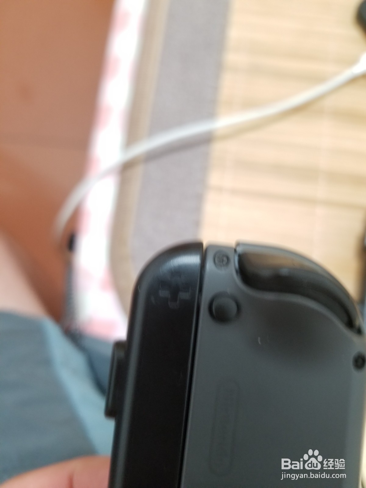 switch手柄腕带怎么拆