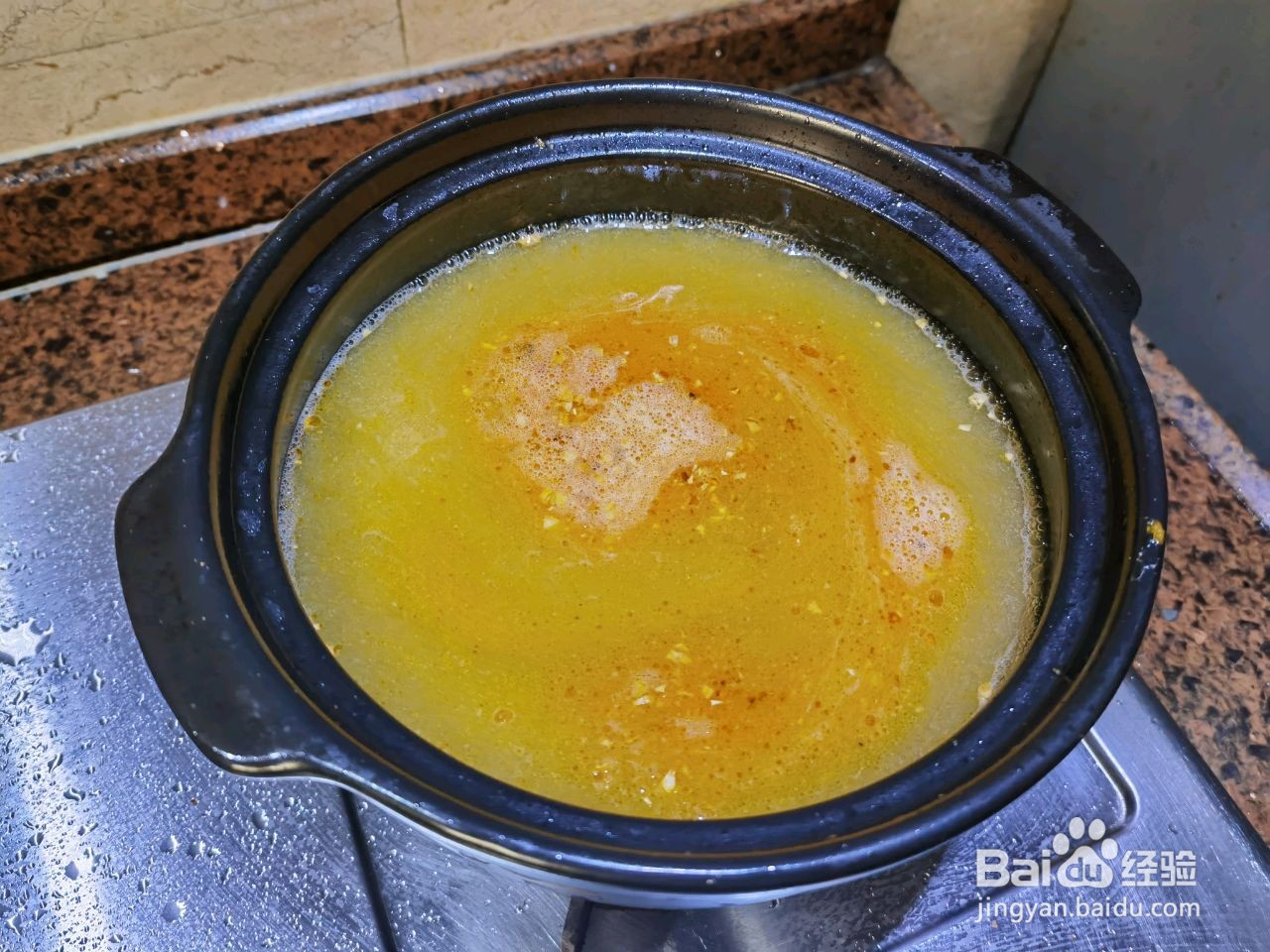 蟹黄豆腐煲的做法