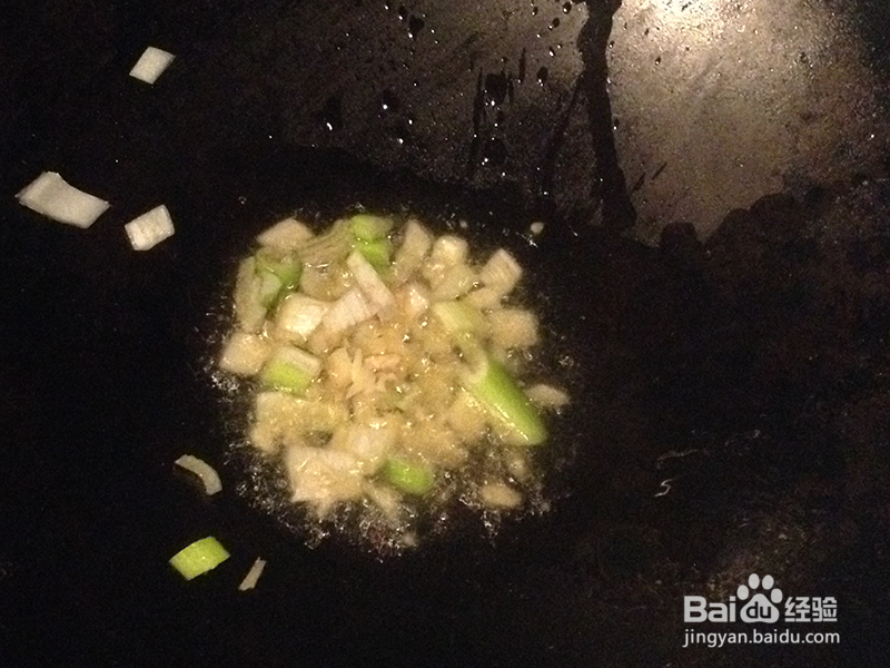 茄子烩虾仁的做法