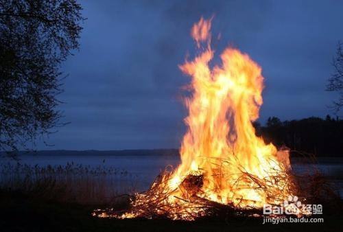 野营生火有哪些小方法 百度经验
