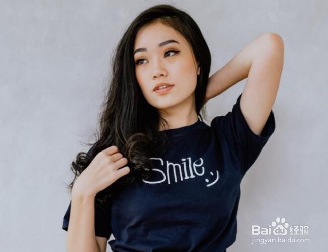 如何拍摄纯色背景的美女人像照？