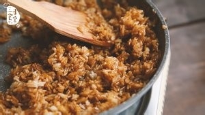 蒜蓉酱油炒饭