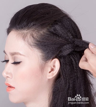 新娘发型详细步骤图解 唯美温婉气质露额盘发