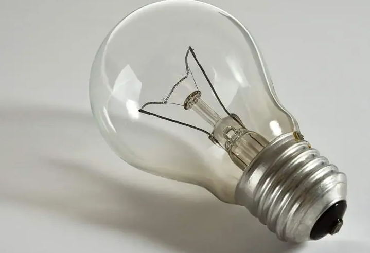 一个电灯泡大约有多重