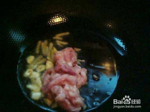 胡萝卜丝炒肉的做法