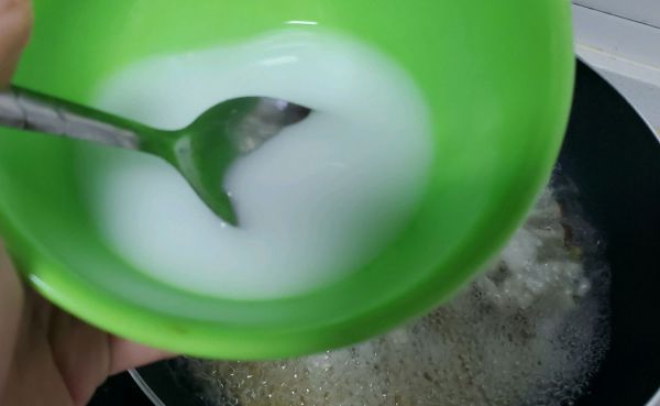 鸡蛋玉米菌菇汤