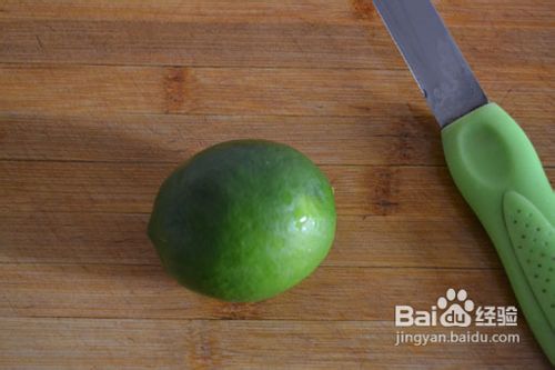 早上第一杯水——蜂蜜柠檬水