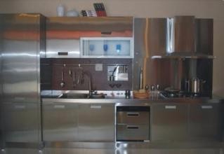 选购餐厅厨房不锈钢橱柜的正确方法: