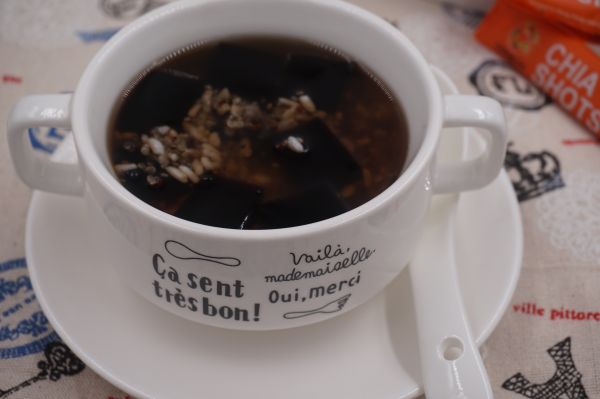 奇亚籽龟苓膏藜麦酒酿西米露