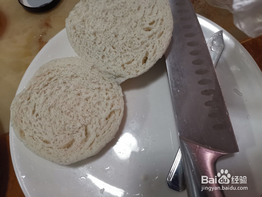 中式汉堡馒头果酱甜面酱夹鸭肉