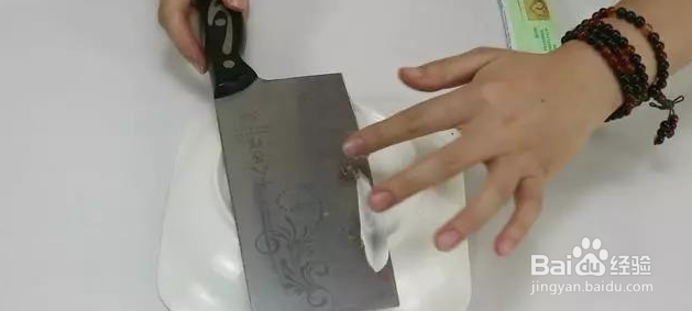 怎么切菜不沾刀?