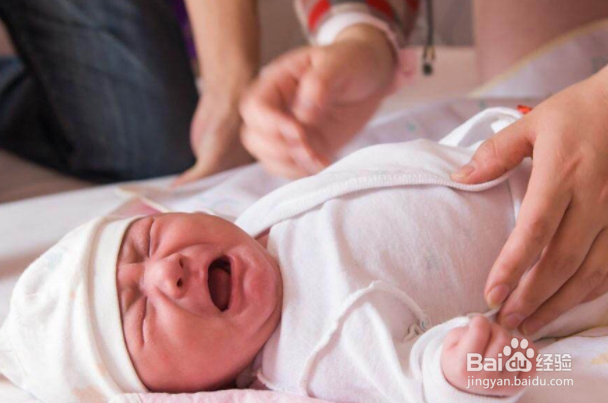 宝宝总是哭闹怎么办呢？