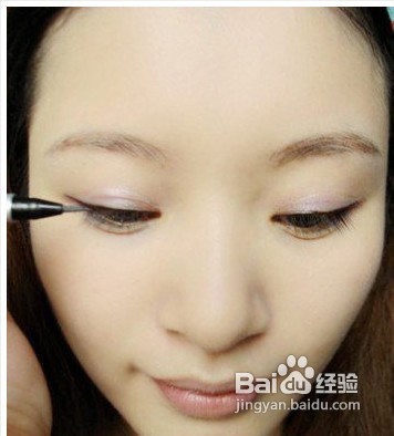 九步妆成气质淑女