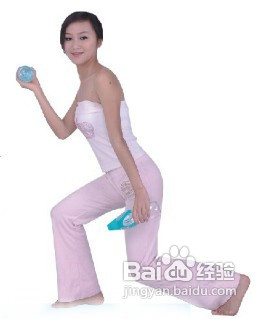 怎样用矿泉水瓶巧瘦身?