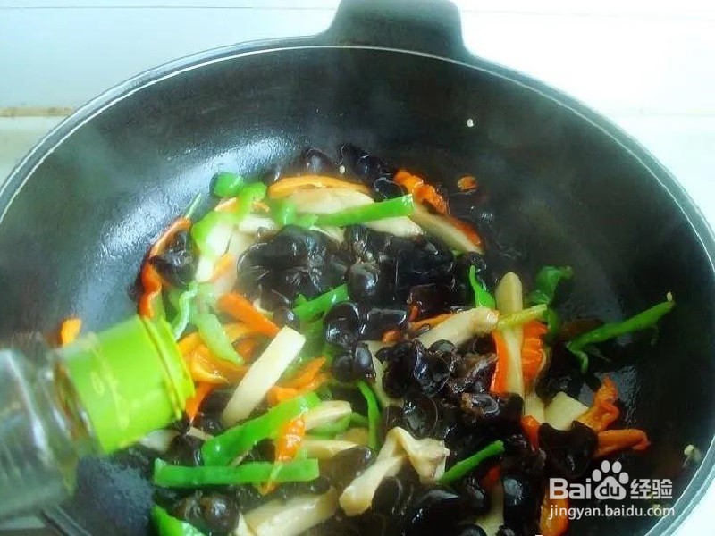 “木耳炒杏鲍菇”怎么做