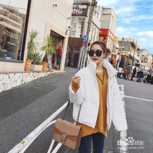 小款面包服怎么搭配衣服