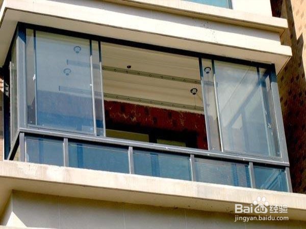 <b>大阳台怎么弄纱窗</b>