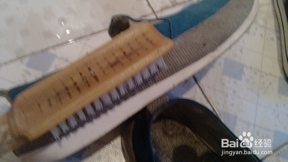 简单几招教你洗刷刷脏鞋,省时省力!