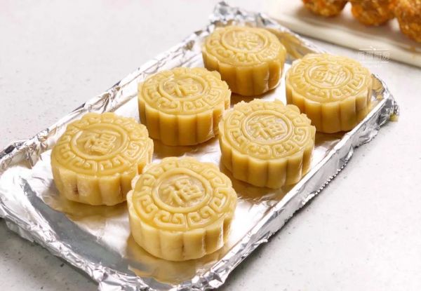 金沙咸蛋黄肉松月饼