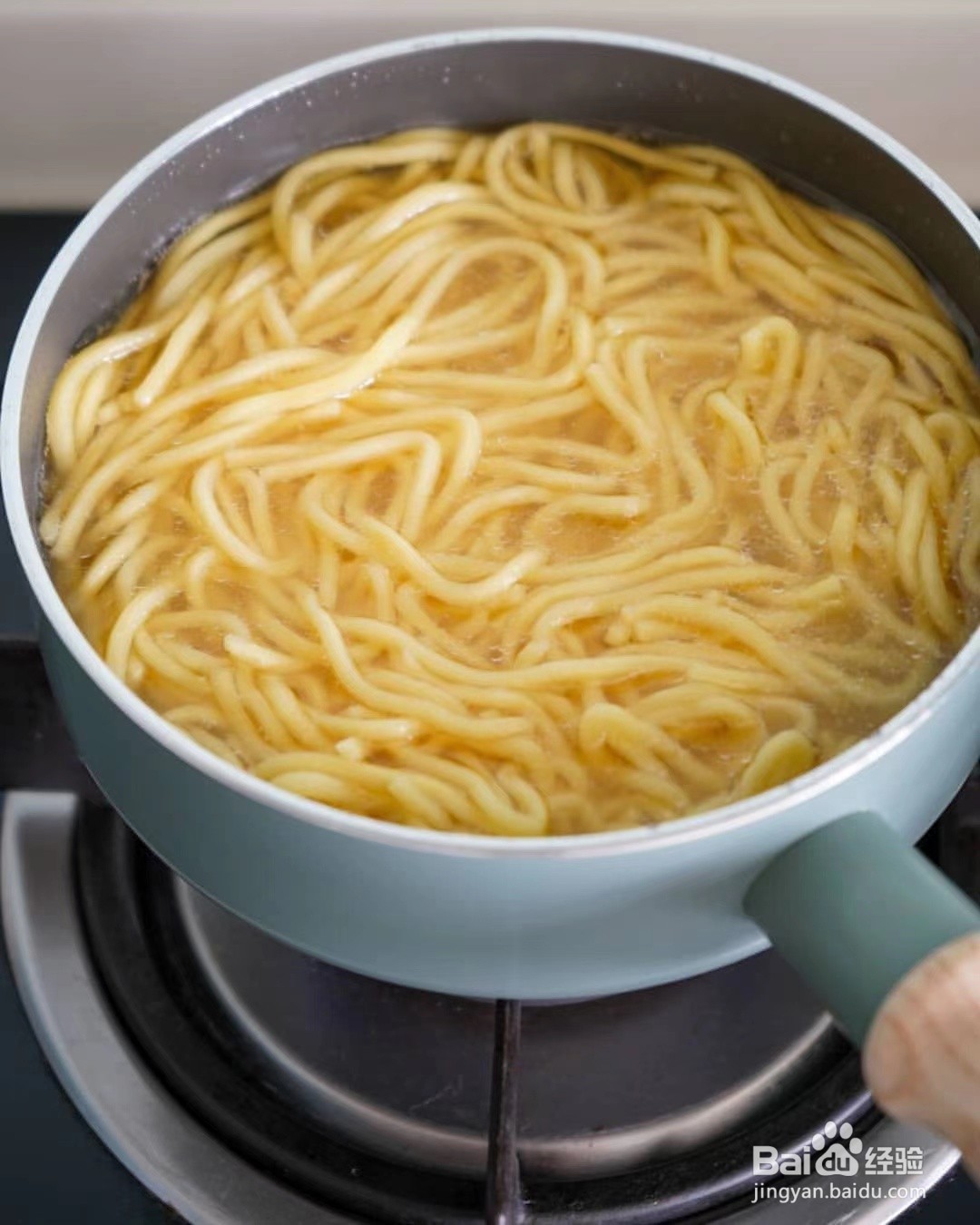 家常版蔬菜鸡丁什锦炒面的做法