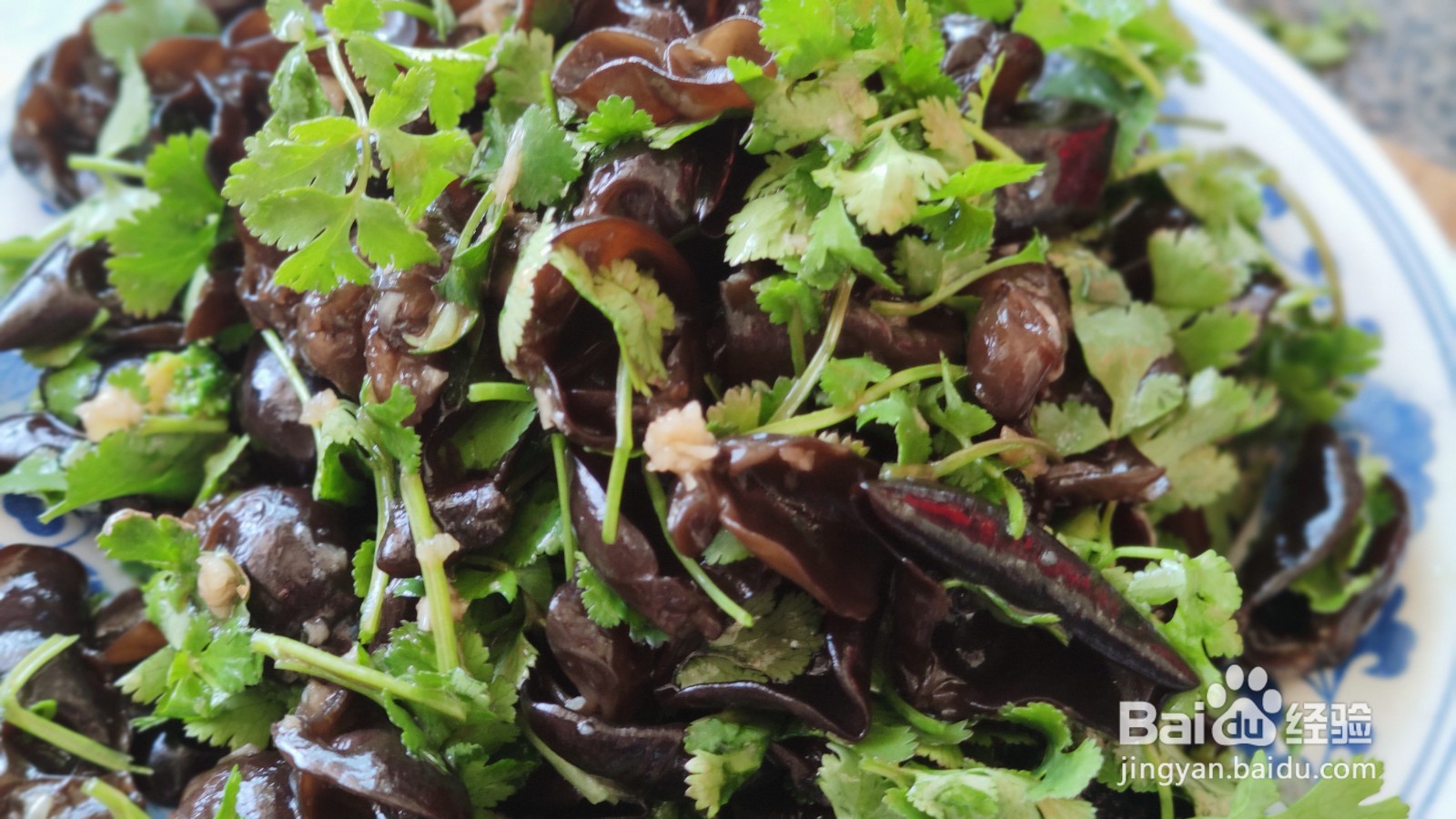 凉拌香菜蒜蓉木耳