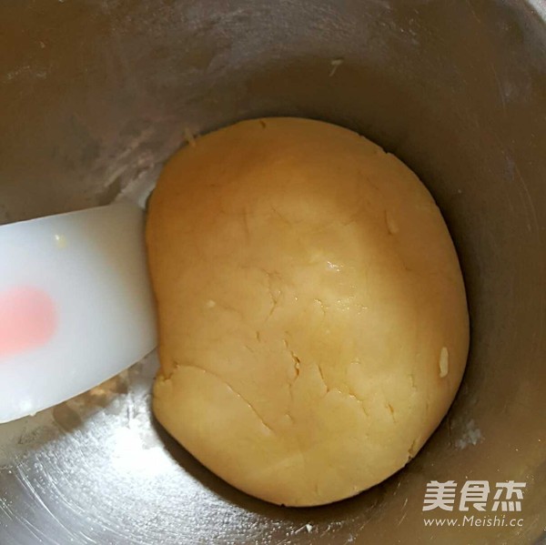 广式蛋黄莲蓉月饼