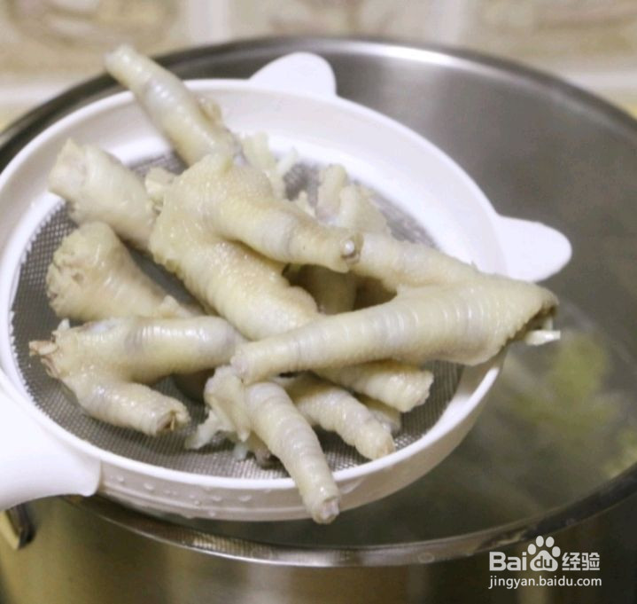 香卤凤爪的做法