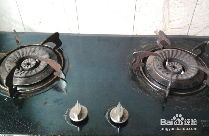 厨房里面油污很多怎么办？