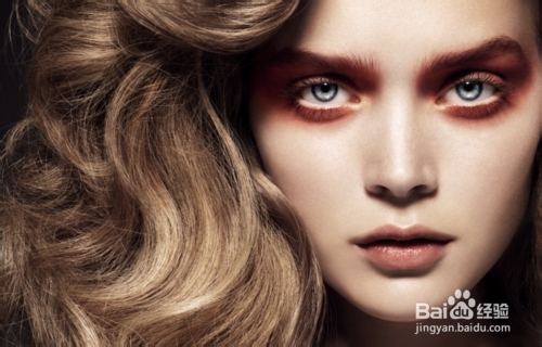 圆脸新娘如何打造V脸俊俏妆容