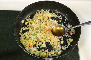 黄金酱油炒饭