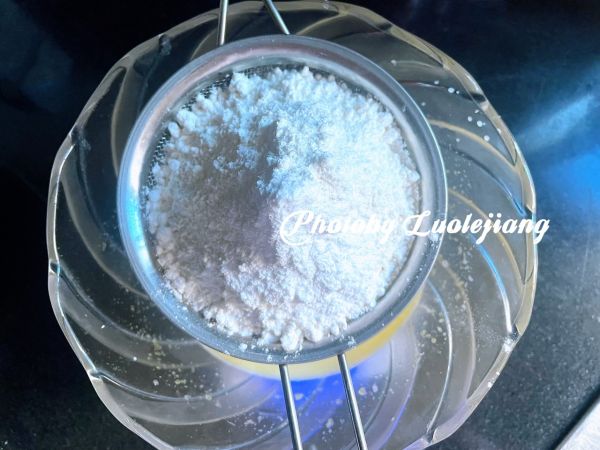 肉桂苹果花纸杯蛋糕